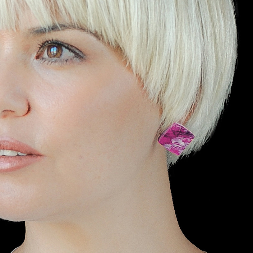 Sustainable Studs made from recycled plastic