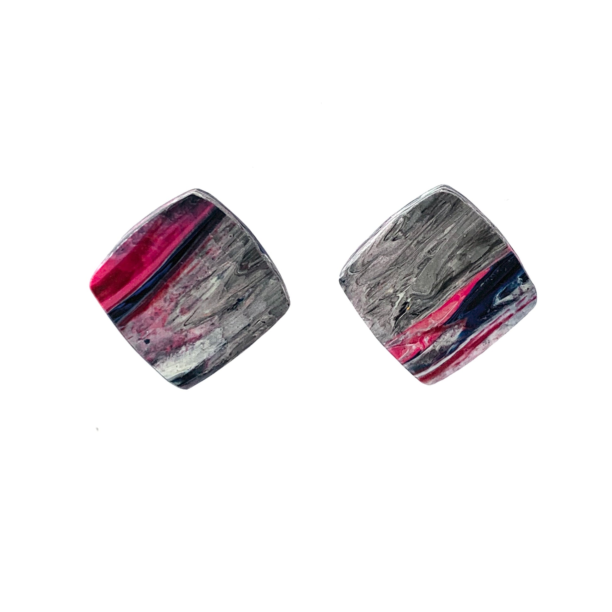 Sustainable Studs made from recycled plastic